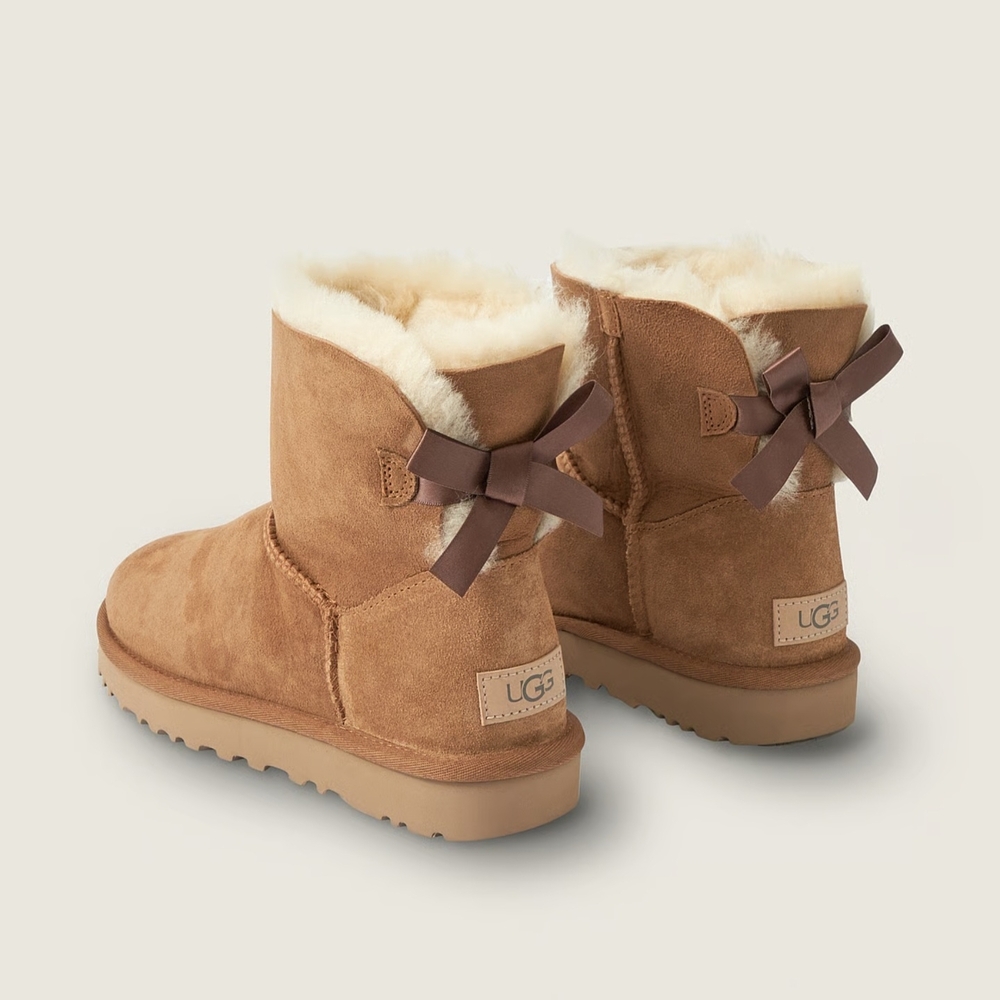 UGG Mini Bailey Size 8 New In Box